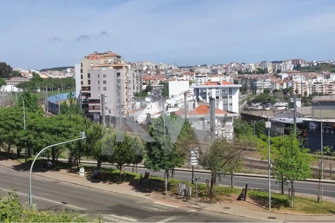 Apartamento T3 para Venda em Alfragide Foto 22