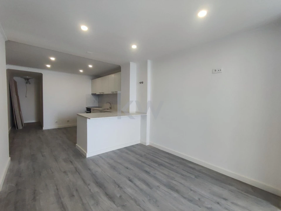 Apartamento T3 para Venda em Alfragide Foto 2