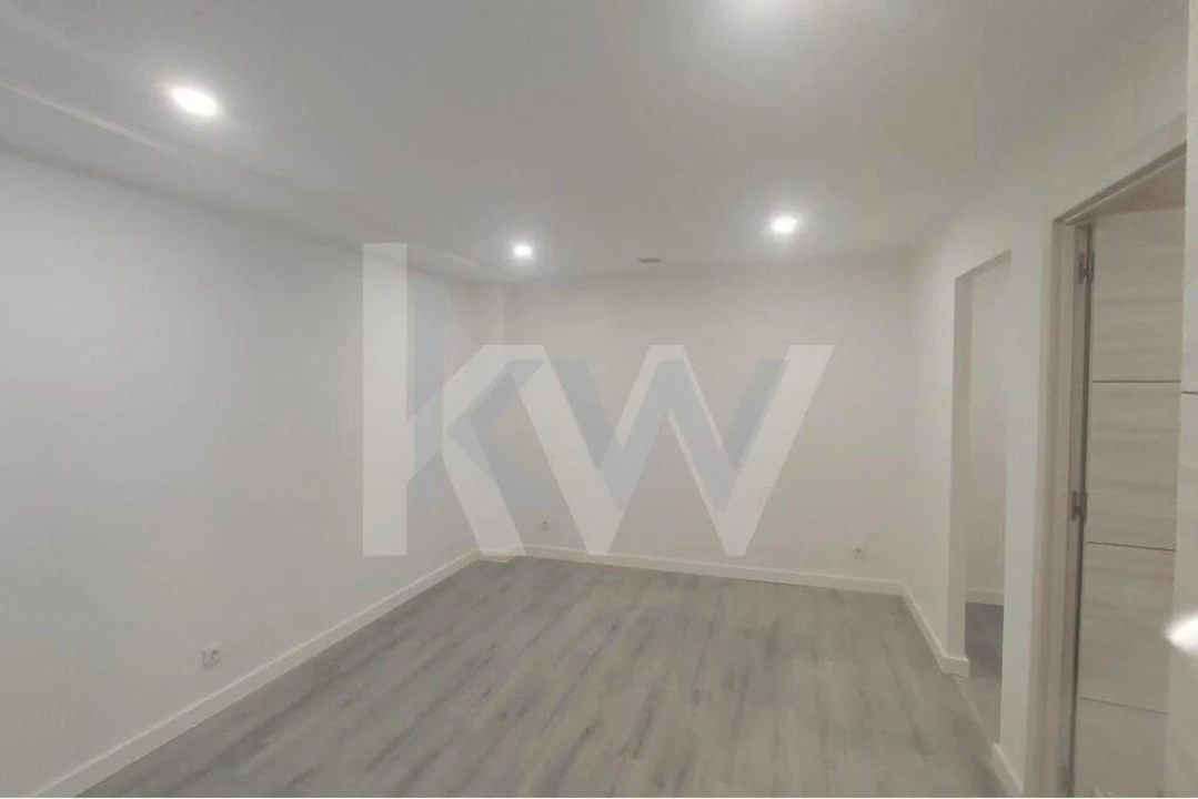 Apartamento T3 para Venda em Alfragide Foto 7