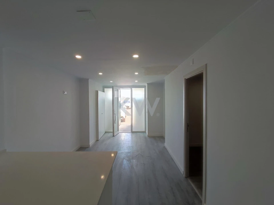 Apartamento T3 para Venda em Alfragide Foto 3