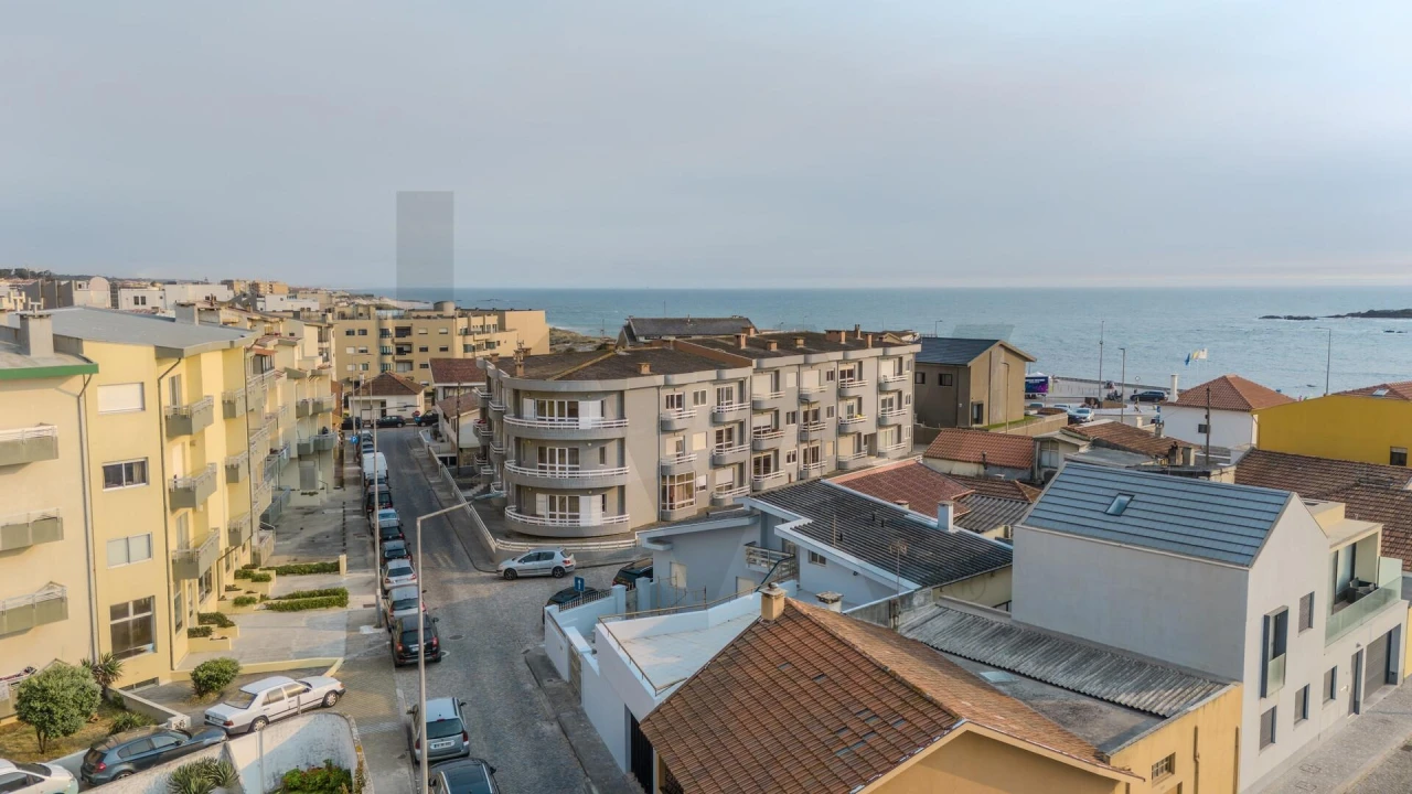 Apartamento T3 para Venda em Mindelo Foto 2