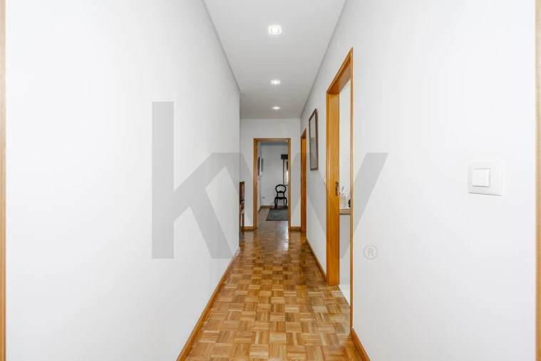 Apartamento T3 para Venda em Mindelo Foto 17