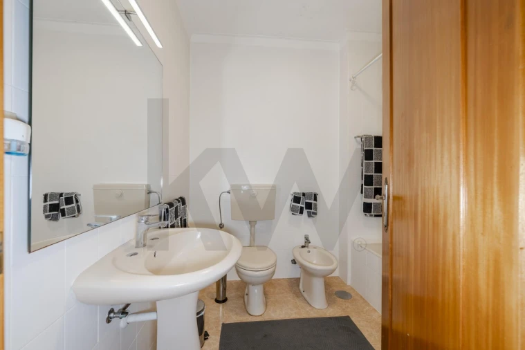 Apartamento T3 para Venda em Mindelo Foto 10