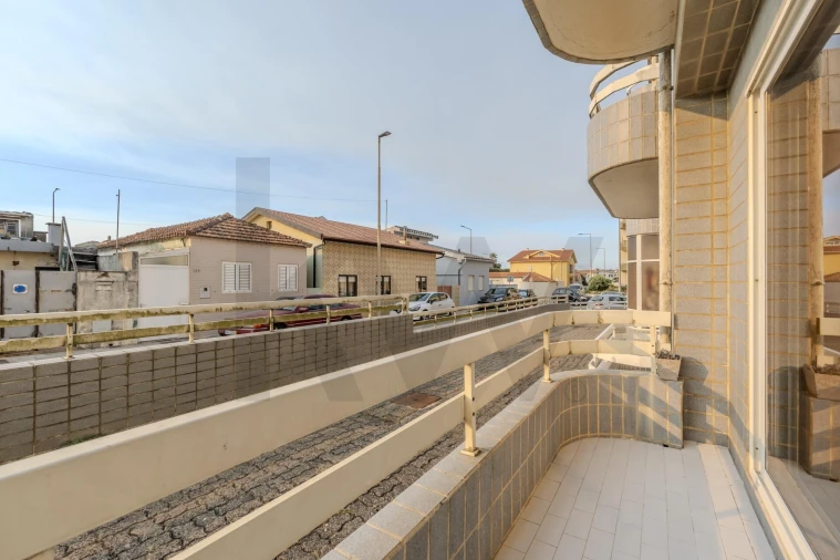 Apartamento T3 para Venda em Mindelo Foto 28