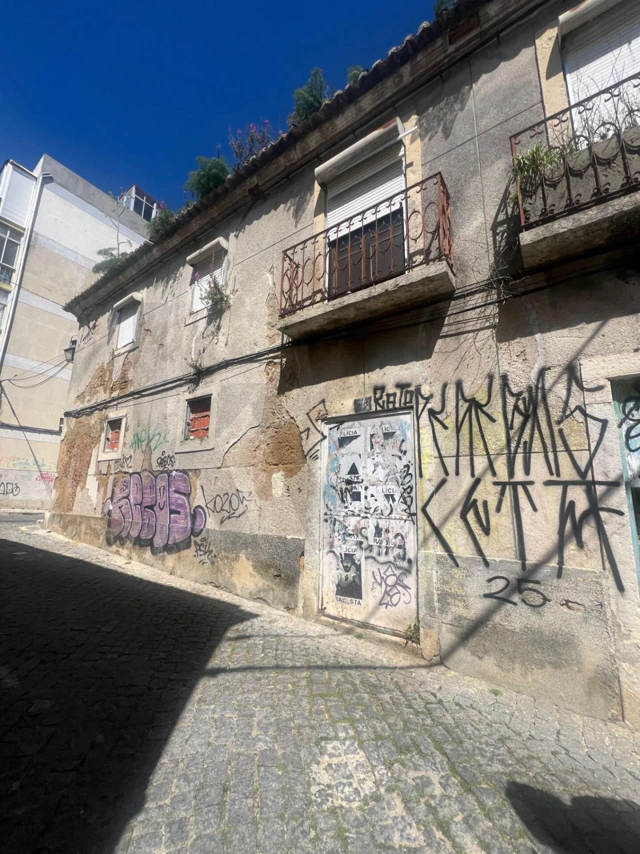 Prédio para Venda em Almada, Cova da Piedade, Pragal e Cacilhas Foto 16
