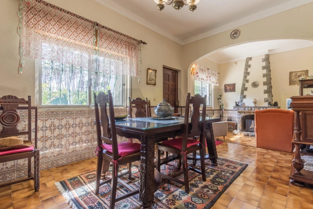 Moradia T7 para Venda em Charneca de Caparica e Sobreda Foto 3