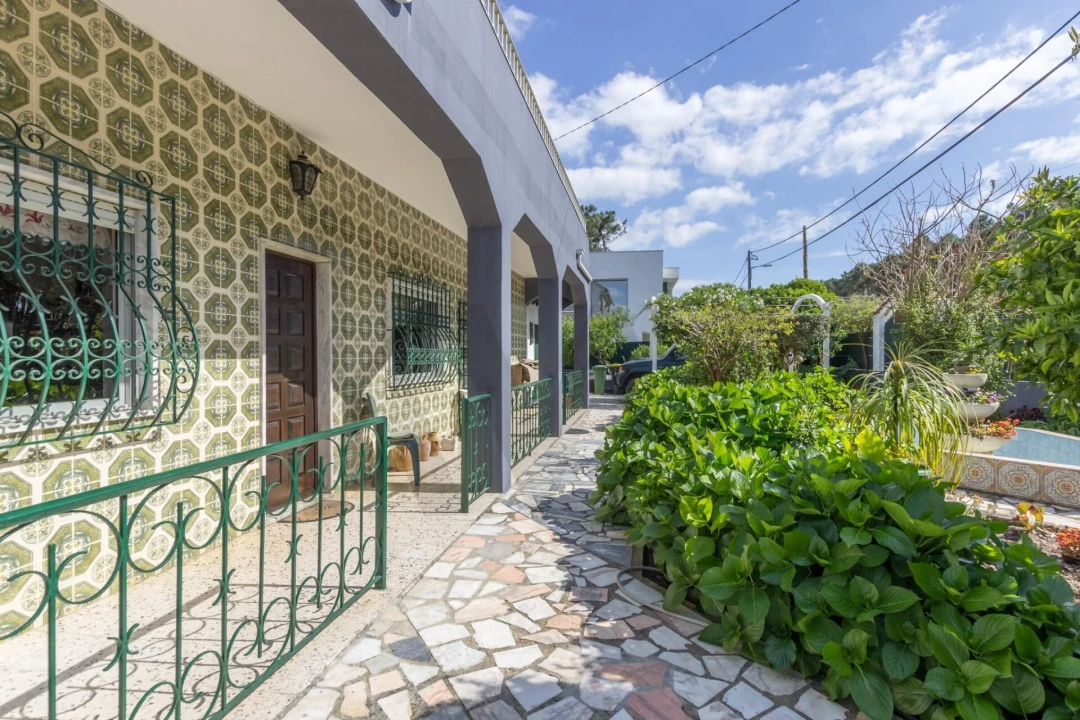 Moradia T7 para Venda em Charneca de Caparica e Sobreda Foto 2