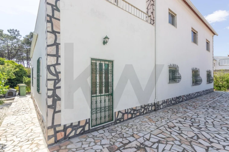 Moradia T7 para Venda em Charneca de Caparica e Sobreda Foto 29