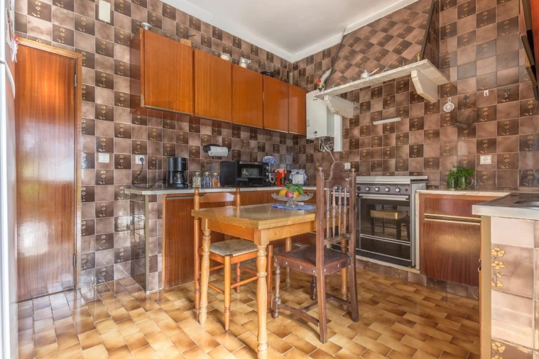 Moradia T7 para Venda em Charneca de Caparica e Sobreda Foto 11