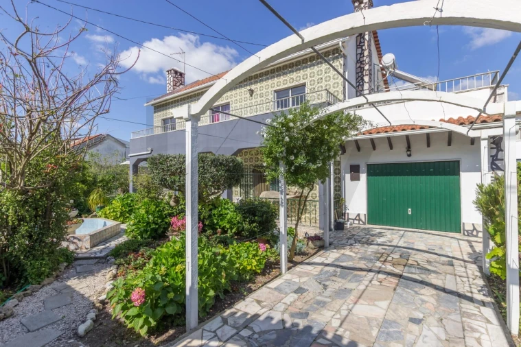 Moradia T7 para Venda em Charneca de Caparica e Sobreda Foto 30