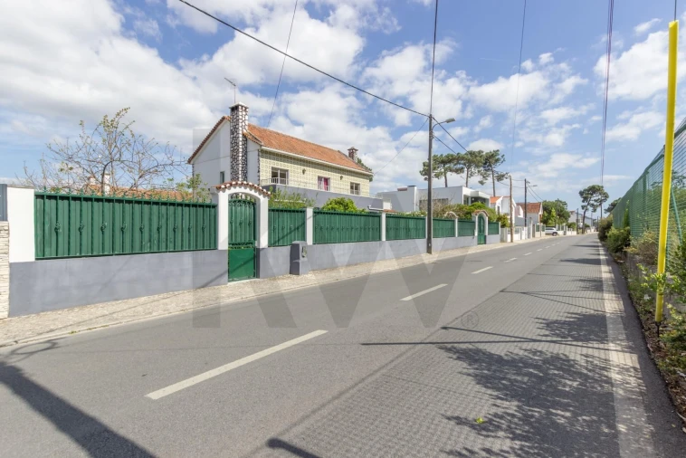 Moradia T7 para Venda em Charneca de Caparica e Sobreda Foto 28