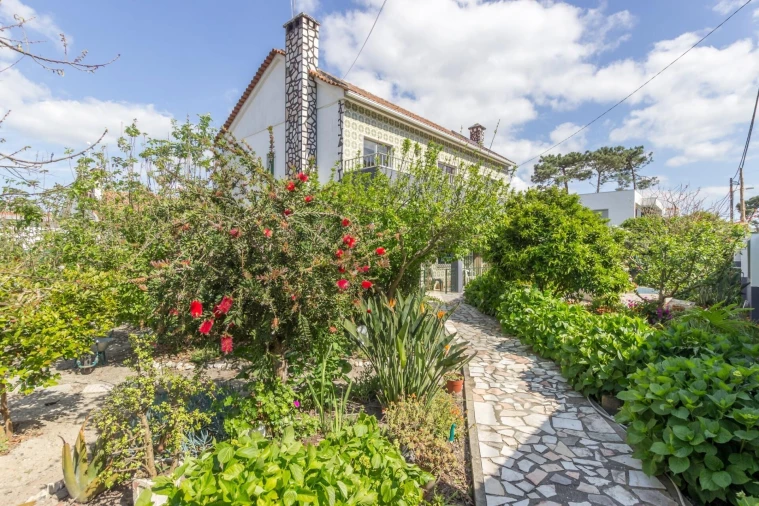 Moradia T7 para Venda em Charneca de Caparica e Sobreda Foto 1