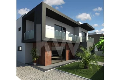 Moradia T4 para Venda em Corroios