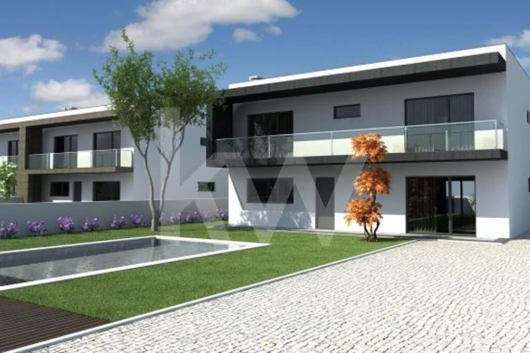 Moradia T4 para Venda em Corroios Foto 17