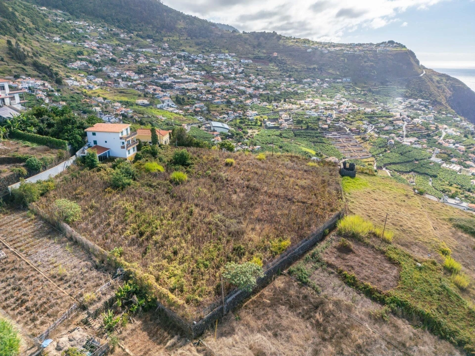 Terreno para Venda em Arco da Calheta Foto 17