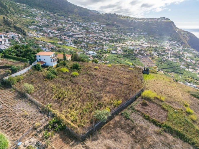 Terreno para Venda em Arco da Calheta Foto 17