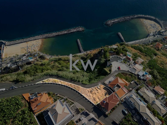 Terreno para Venda em Arco da Calheta Foto 2