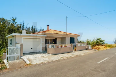 Moradia T4 para Venda em Ponta do Pargo