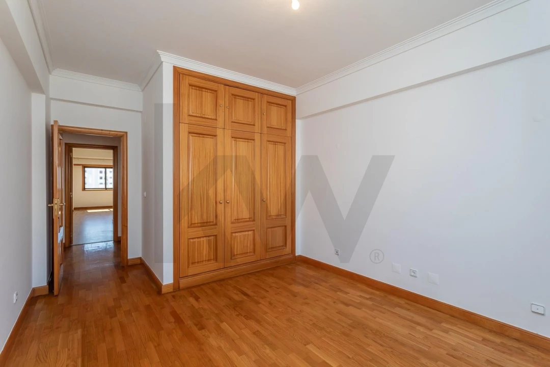 Apartamento T4 para Arrendamento em Lumiar Foto 35