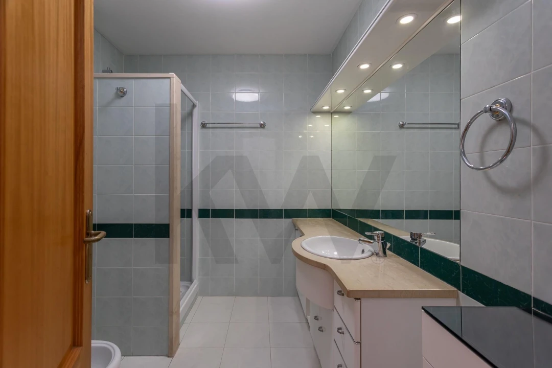 Apartamento T4 para Arrendamento em Lumiar Foto 29