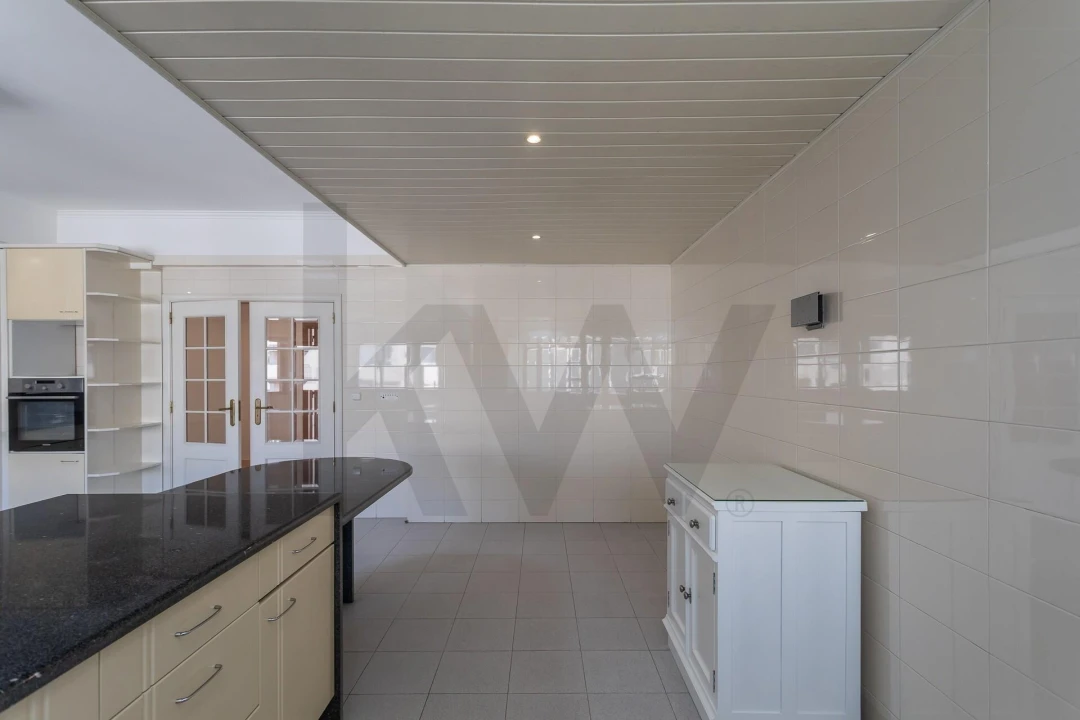 Apartamento T4 para Arrendamento em Lumiar Foto 15