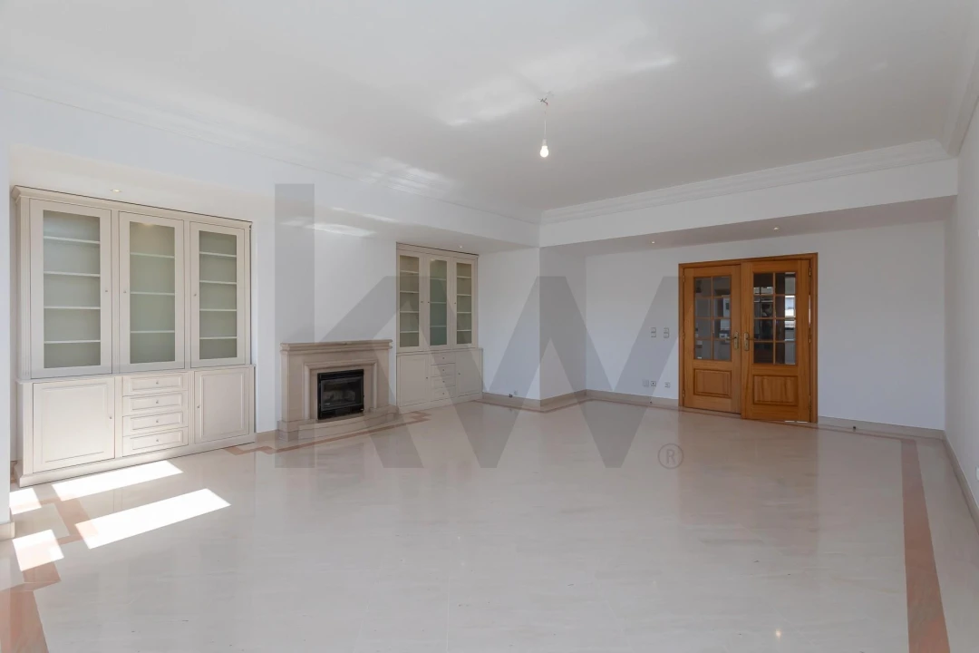 Apartamento T4 para Arrendamento em Lumiar Foto 4