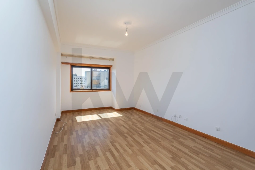 Apartamento T4 para Arrendamento em Lumiar Foto 37
