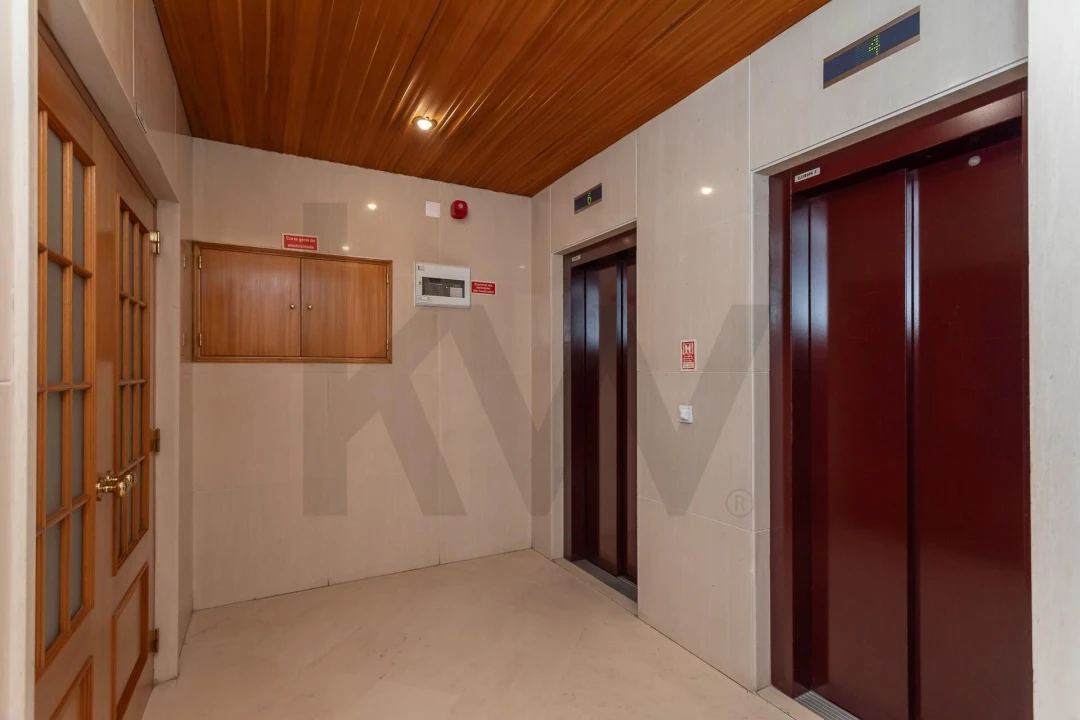 Apartamento T4 para Arrendamento em Lumiar Foto 47