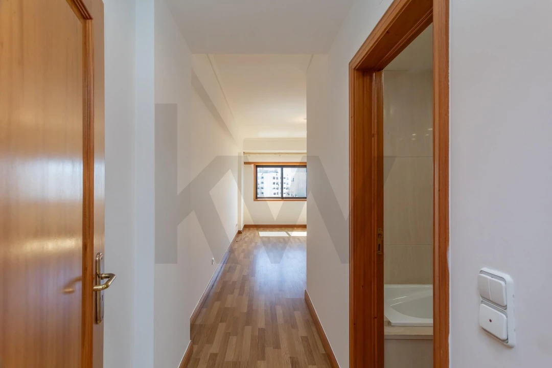 Apartamento T4 para Arrendamento em Lumiar Foto 36