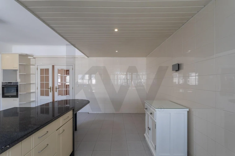 Apartamento T4 para Arrendamento em Lumiar Foto 15