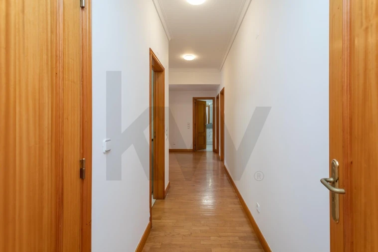 Apartamento T4 para Arrendamento em Lumiar Foto 23