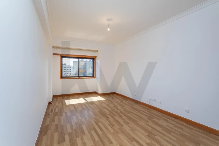 Apartamento T4 para Arrendamento em Lumiar Foto 37
