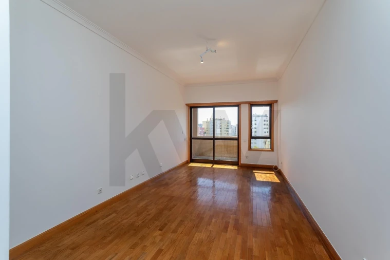 Apartamento T4 para Arrendamento em Lumiar Foto 25