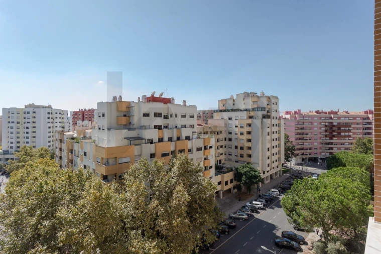 Apartamento T4 para Arrendamento em Lumiar Foto 44