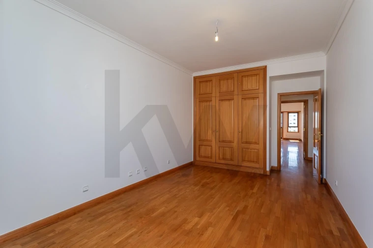 Apartamento T4 para Arrendamento em Lumiar Foto 32