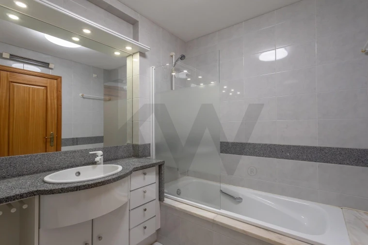 Apartamento T4 para Arrendamento em Lumiar Foto 41