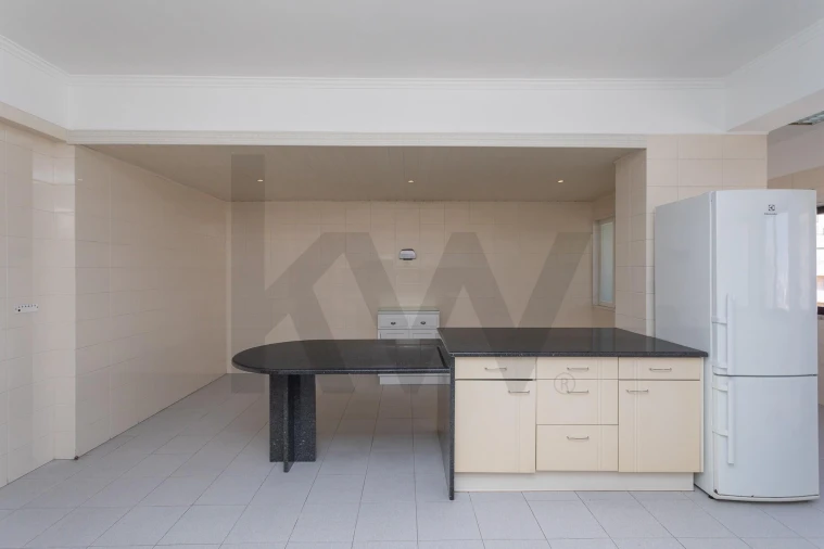 Apartamento T4 para Arrendamento em Lumiar Foto 19