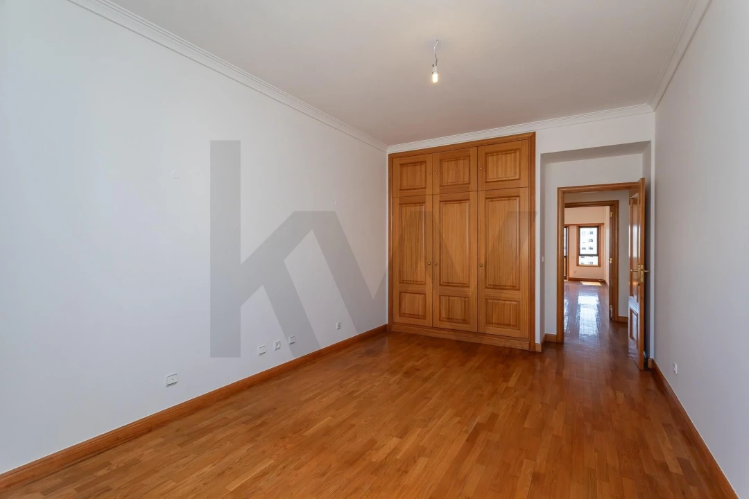 Apartamento T4 para Arrendamento em Lumiar Foto 32