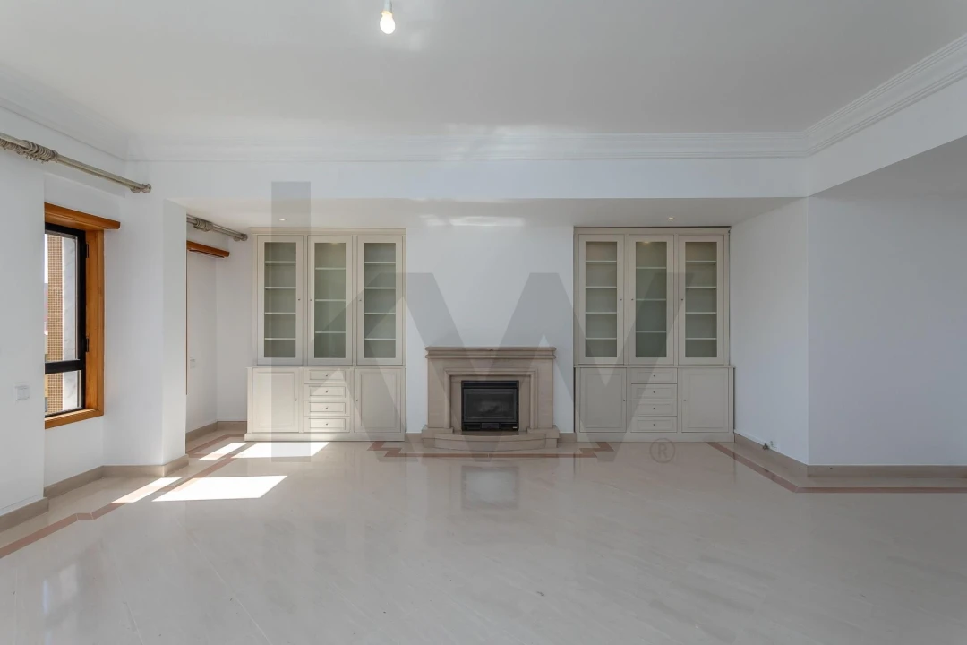 Apartamento T4 para Arrendamento em Lumiar Foto 3