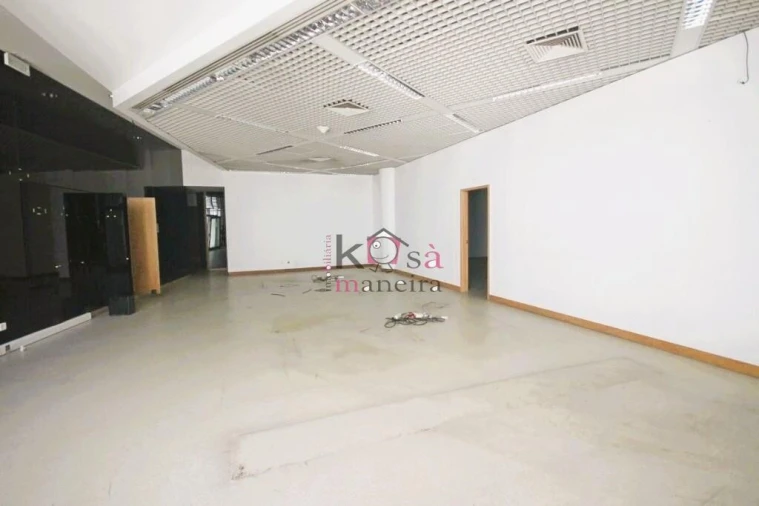 Prédio para Venda em Romeira e Várzea Foto 8