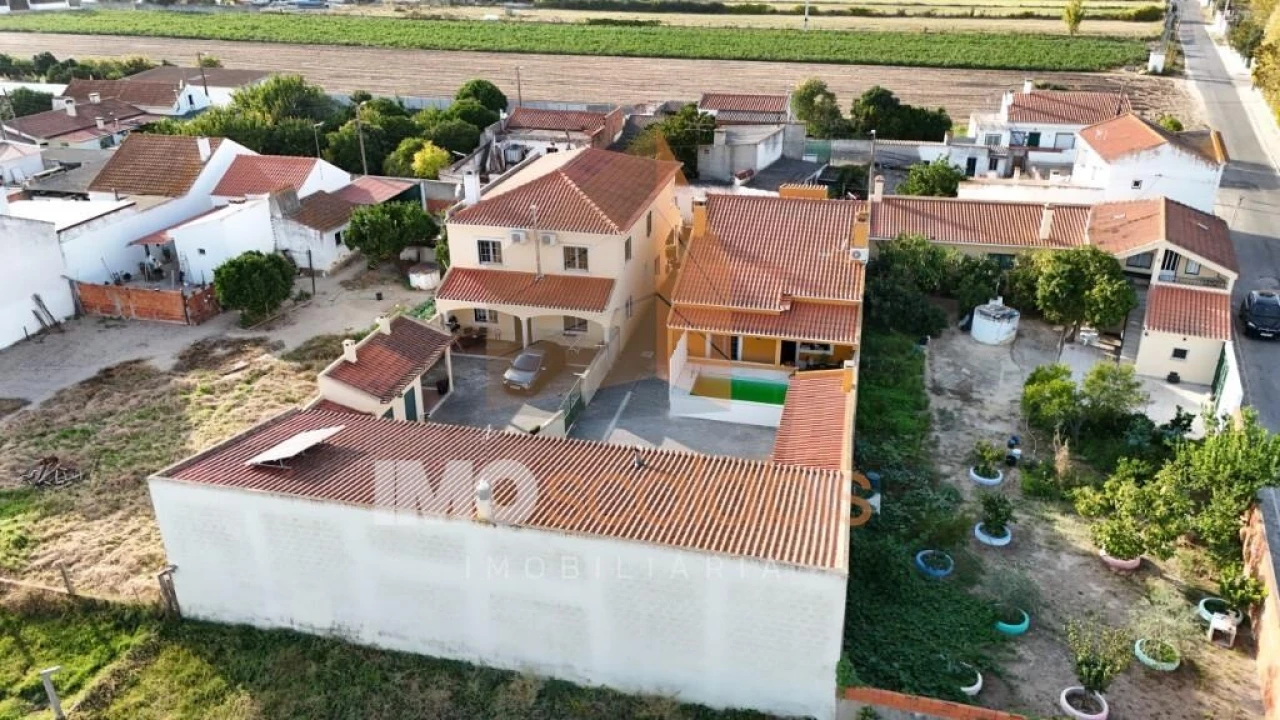 Moradia T4 para Venda em Almeirim Foto 10