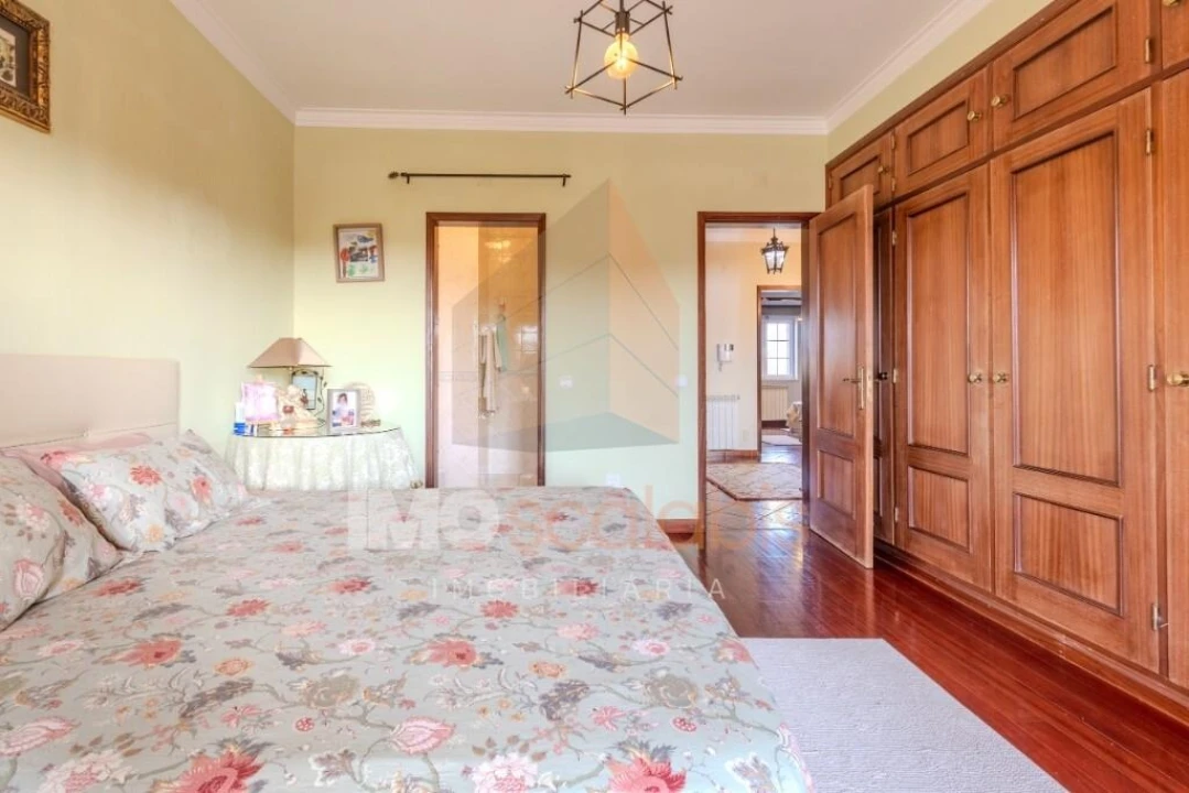 Moradia T4 para Venda em Almeirim Foto 44