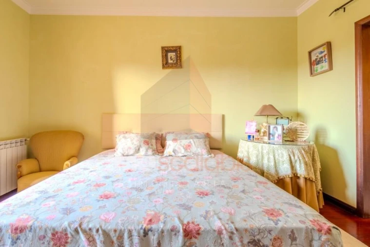 Moradia T4 para Venda em Almeirim Foto 45