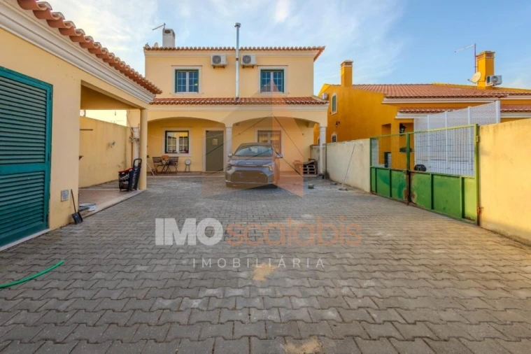 Moradia T4 para Venda em Almeirim Foto 49