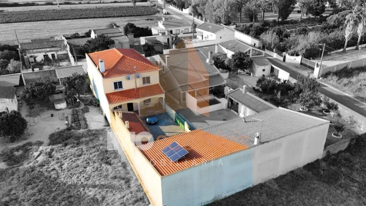 Moradia T4 para Venda em Almeirim Foto 9