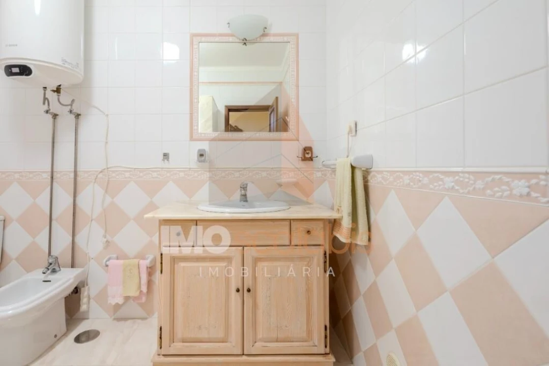 Moradia T4 para Venda em Almeirim Foto 37