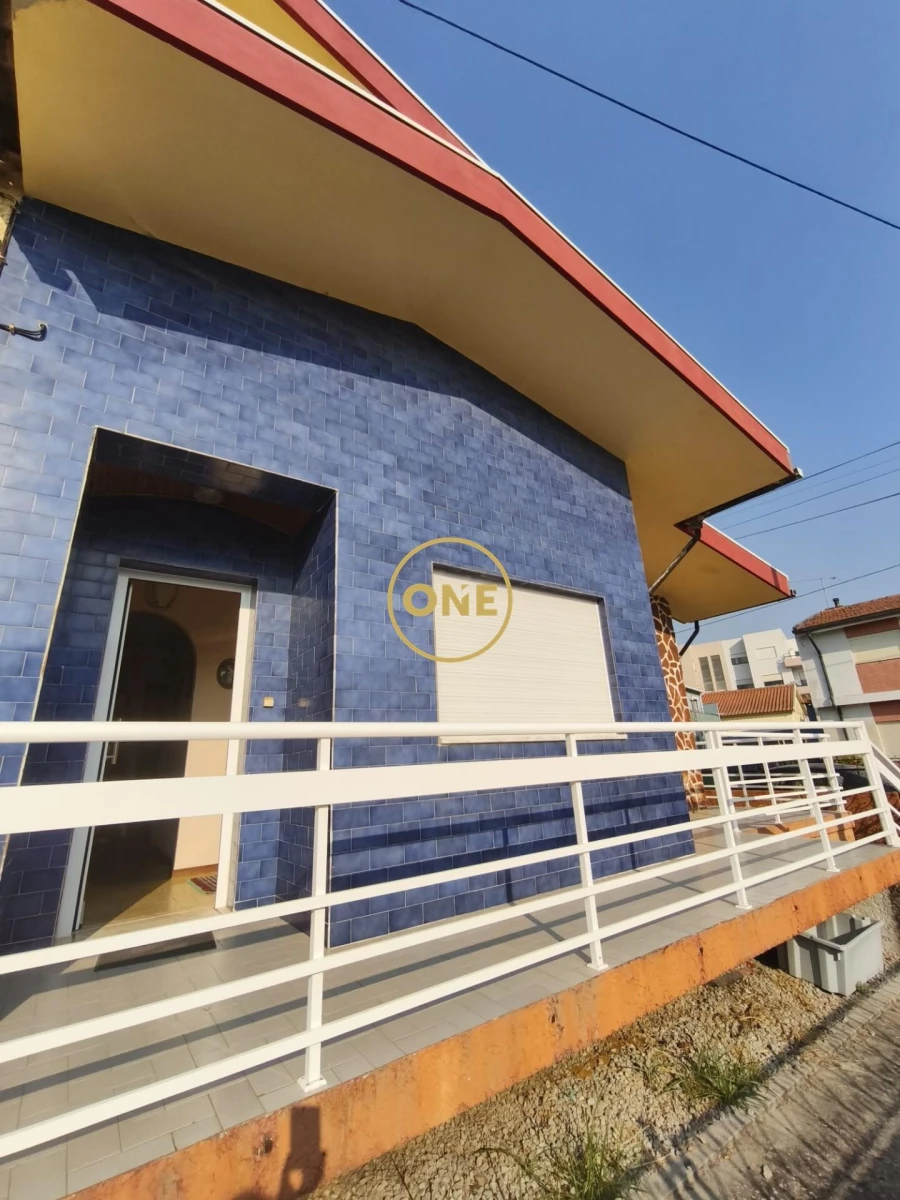 Moradia T5 para Venda em Aver-O-Mar, Amorim e Terroso Foto 1
