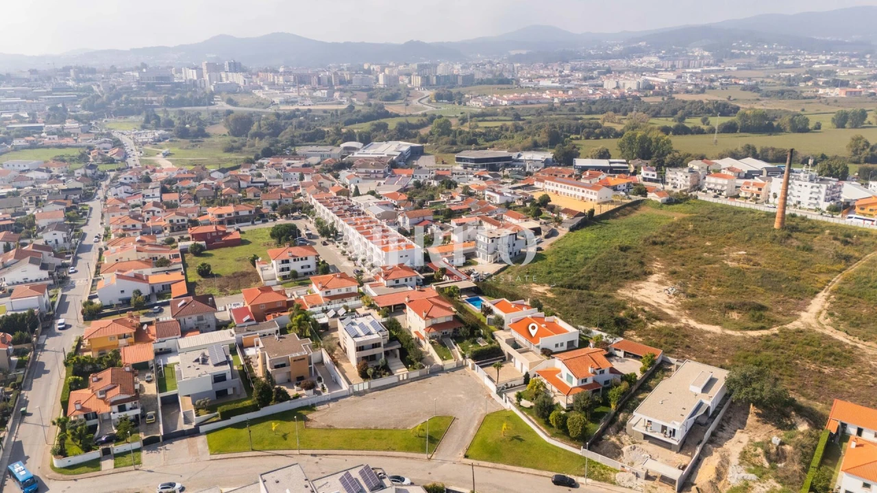 Moradia T4 para Venda em Tamel (São Verissimo) Foto 58