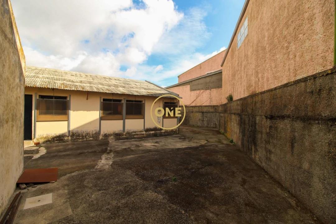 Armazém para Venda em Caniço Foto 13