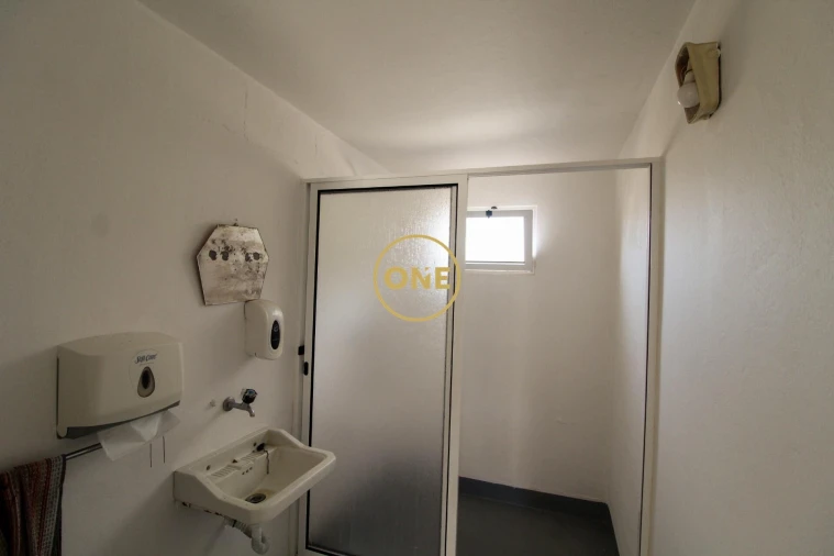 Armazém para Venda em Caniço Foto 12